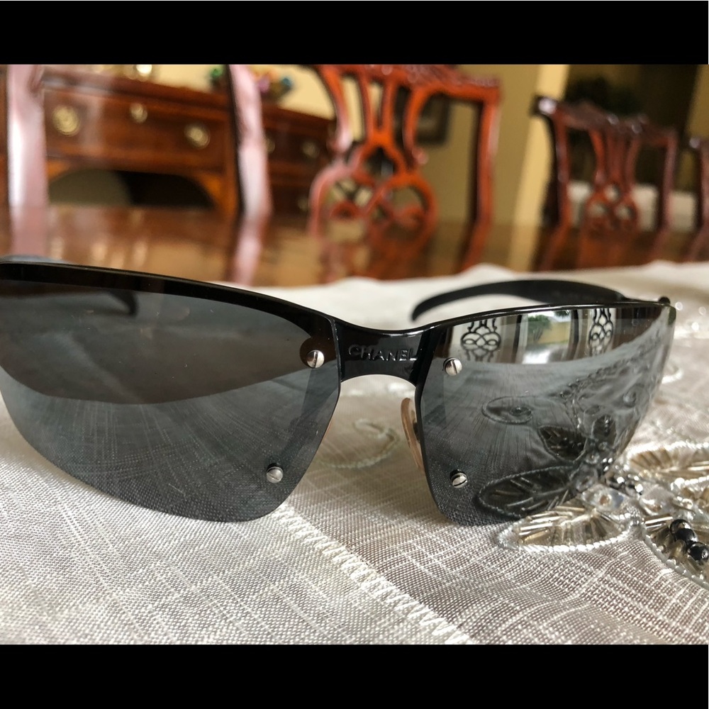 CHANEL sunglasses